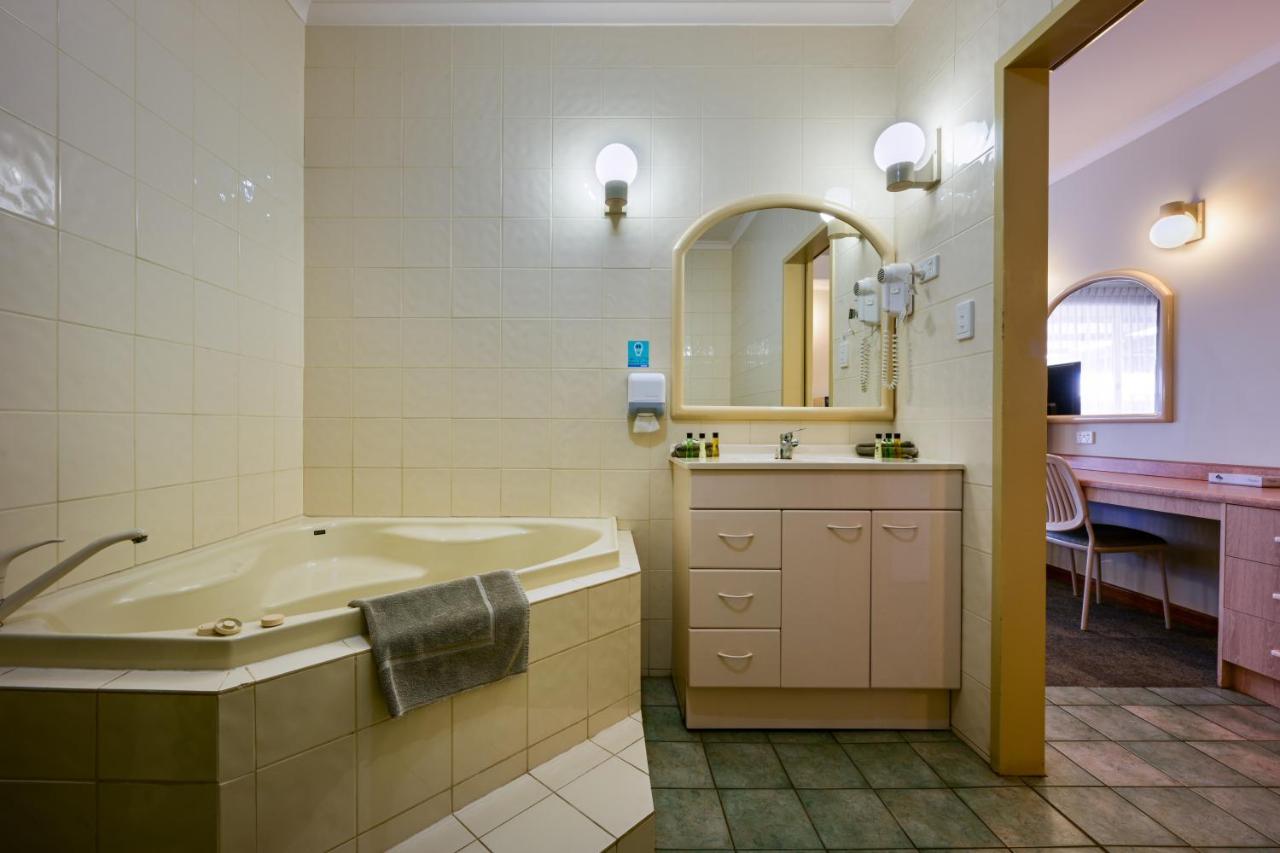 Westland Hotel Motel ไวอาลา ภายนอก รูปภาพ